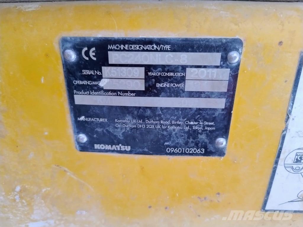 Komatsu PC 240 NLC-8 حفارات زحافة