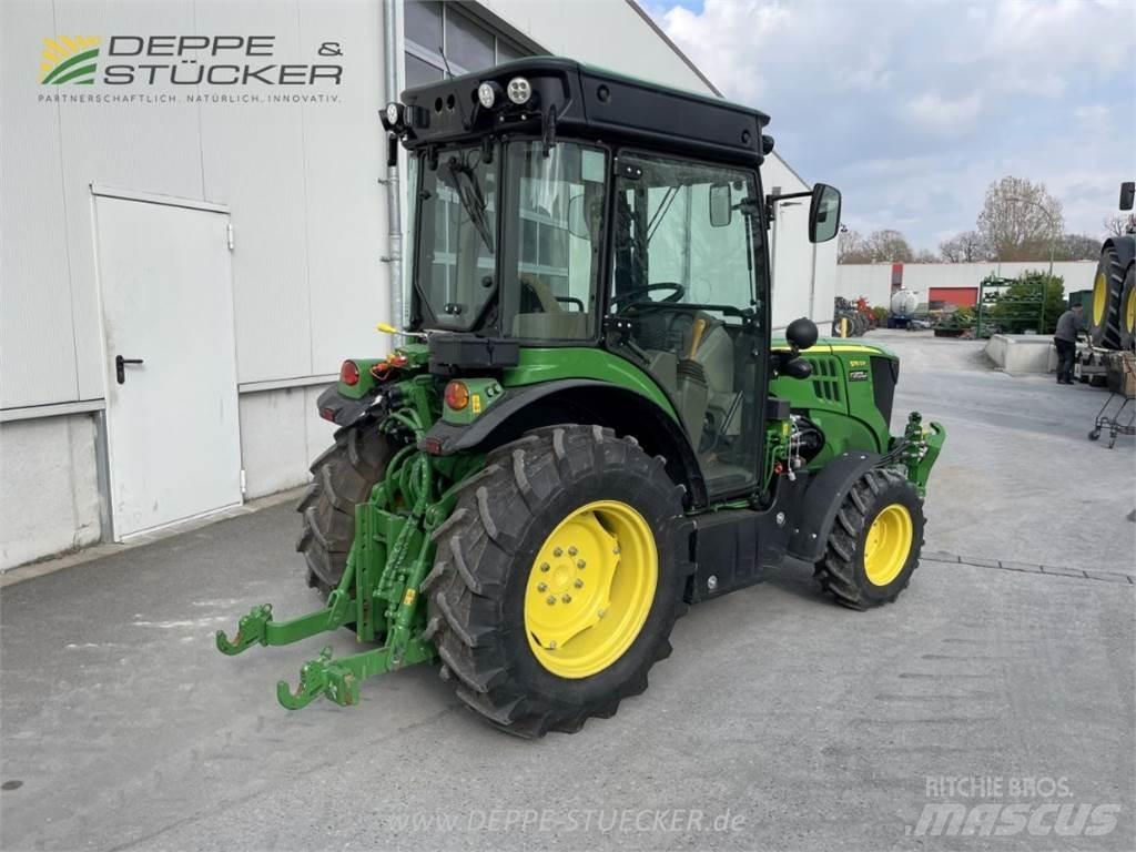 John Deere 5115GV الجرارات