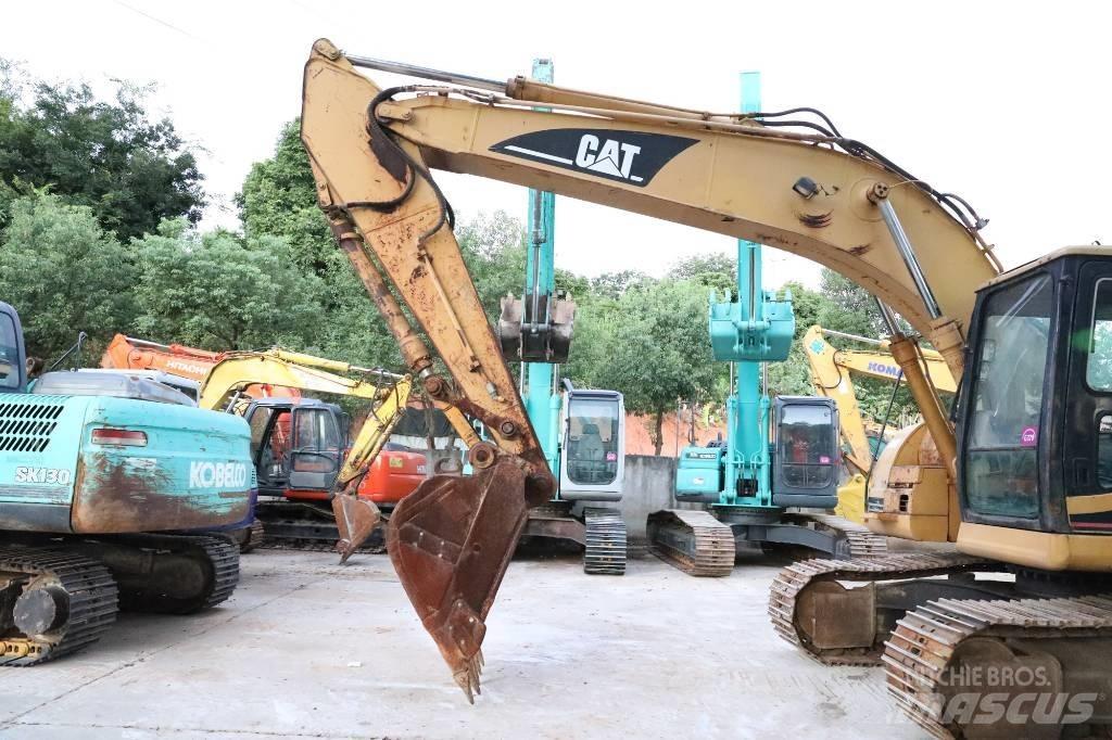CAT 320BU حفارات زحافة