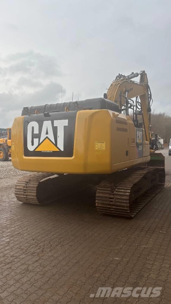 CAT 326 F L حفارات زحافة
