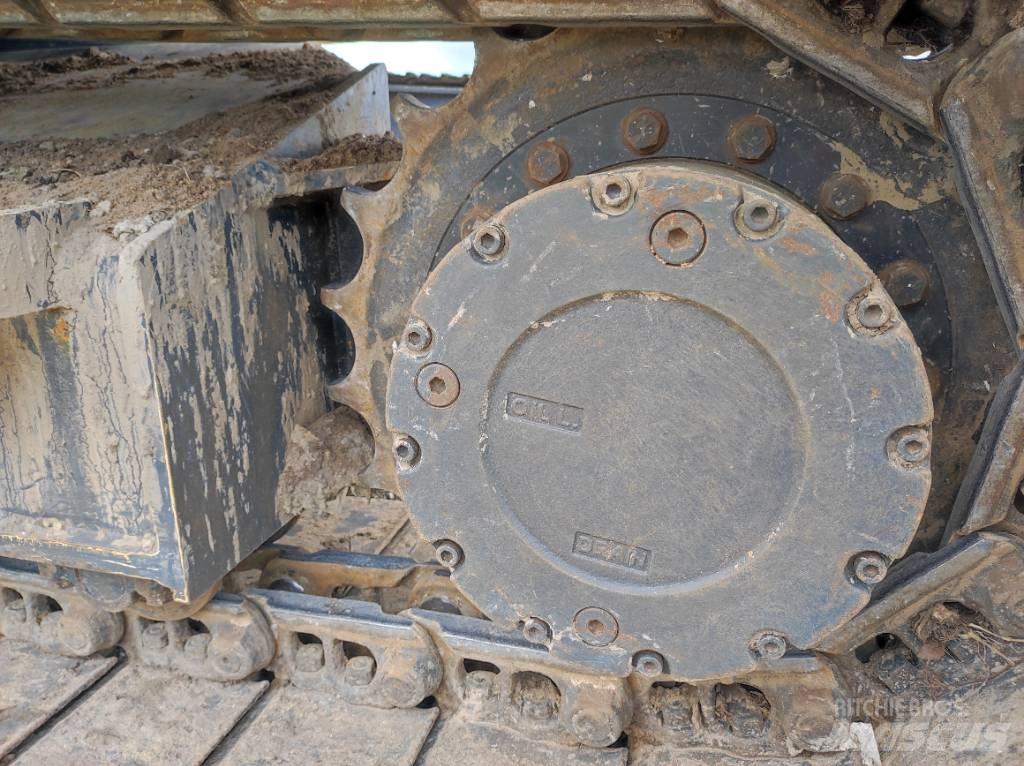Komatsu PC138US-11E0 حفارات زحافة