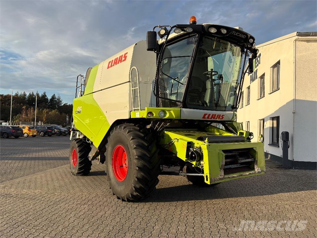 CLAAS Tucano 430 حصادات