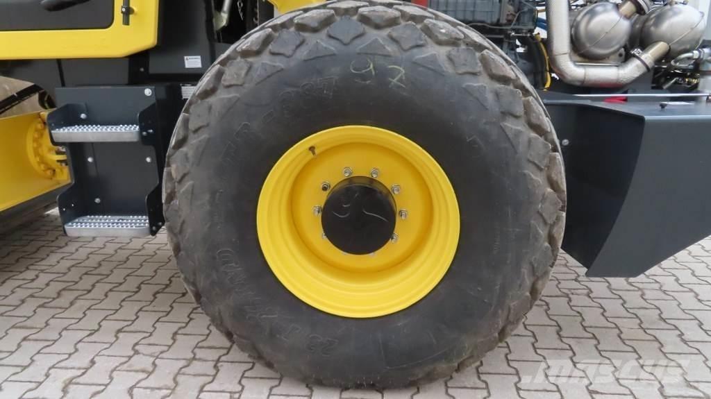Bomag BW213 DH-5 مداحل أحادية الأسطوانة
