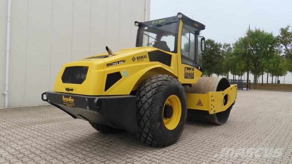 Bomag BW213 DH-5 مداحل أحادية الأسطوانة