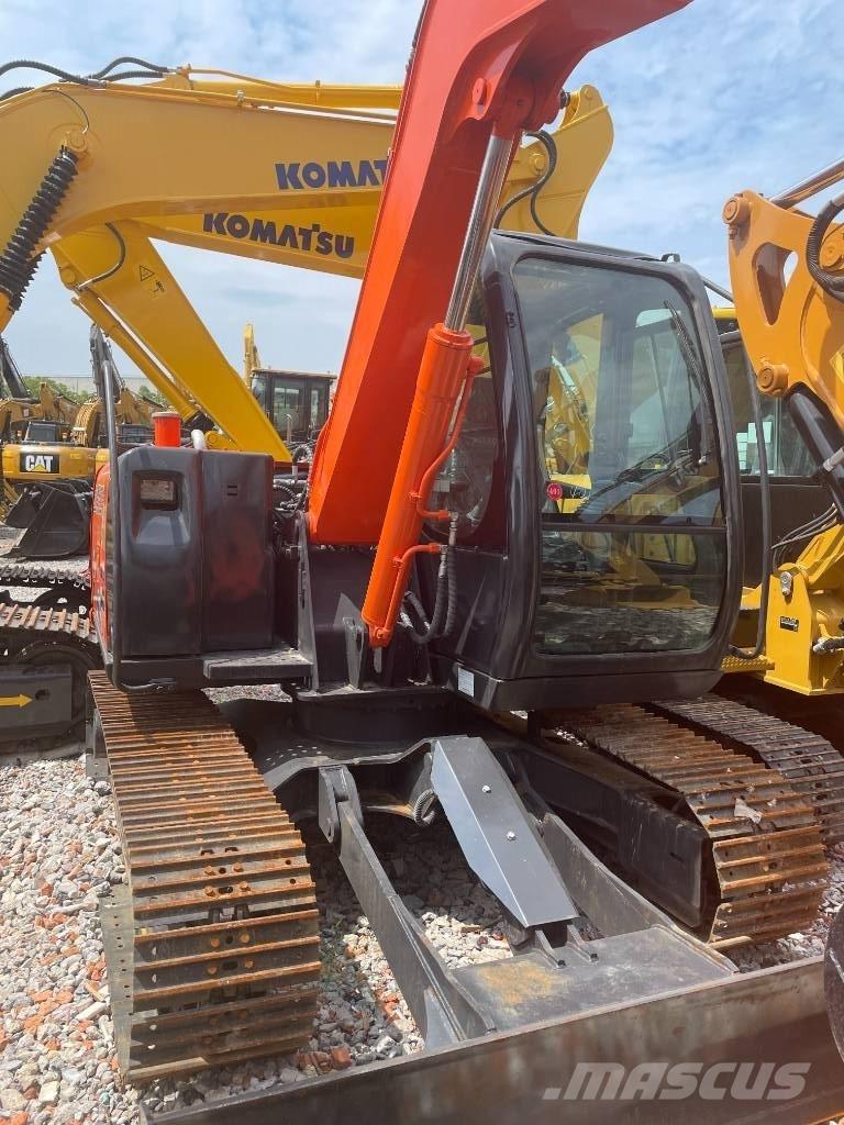 Hitachi ZX 70 حفارات زحافة
