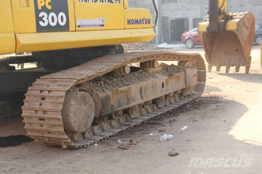 Komatsu PC 300-7 حفارات زحافة