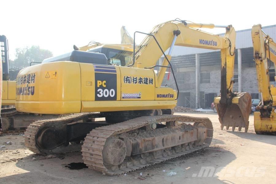 Komatsu PC 300-7 حفارات زحافة