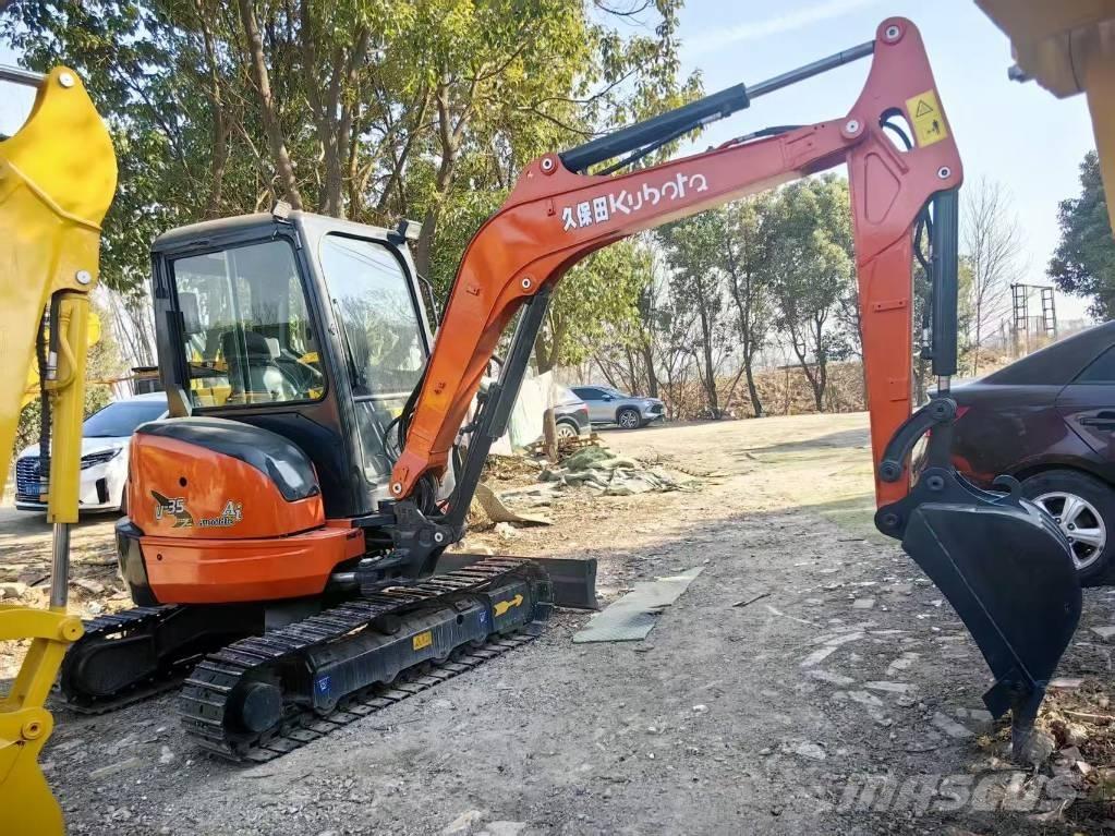 Kubota U 35 حفارات صغيرة أقل من 7 طن (حفارات صغيرة)