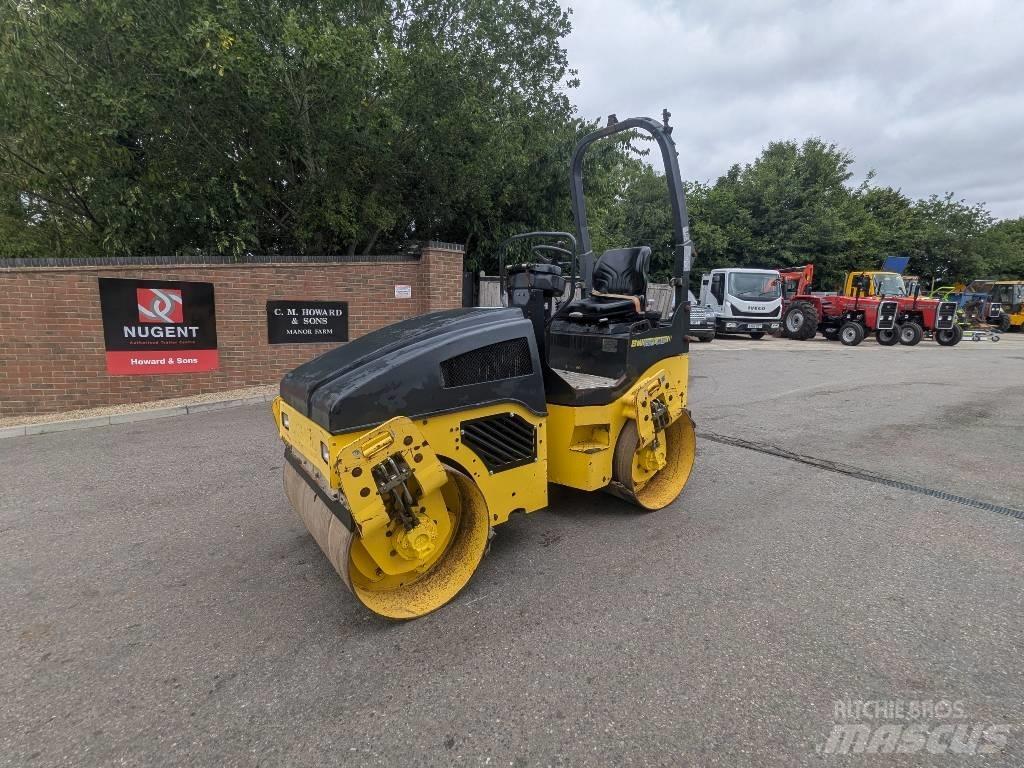 Bomag BW 120 AD-4 مداحل ثنائية الاسطوانة