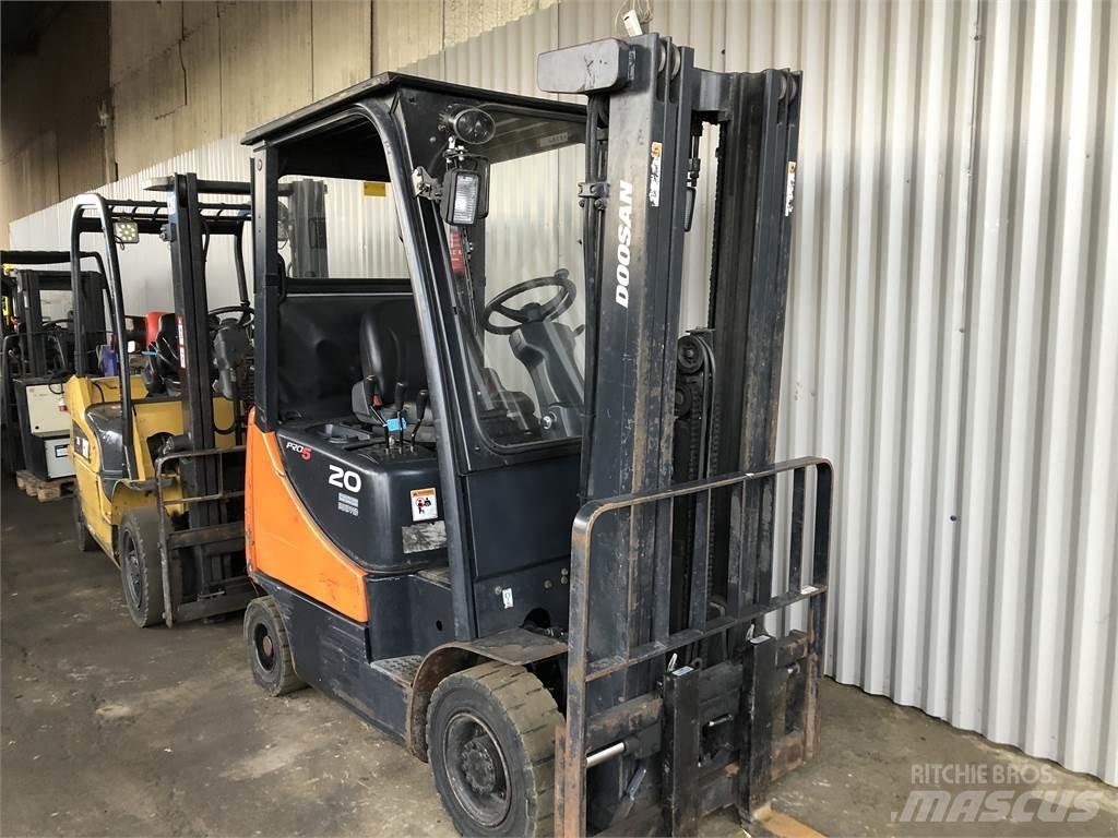 Doosan G20 SC-5 شاحنات LPG
