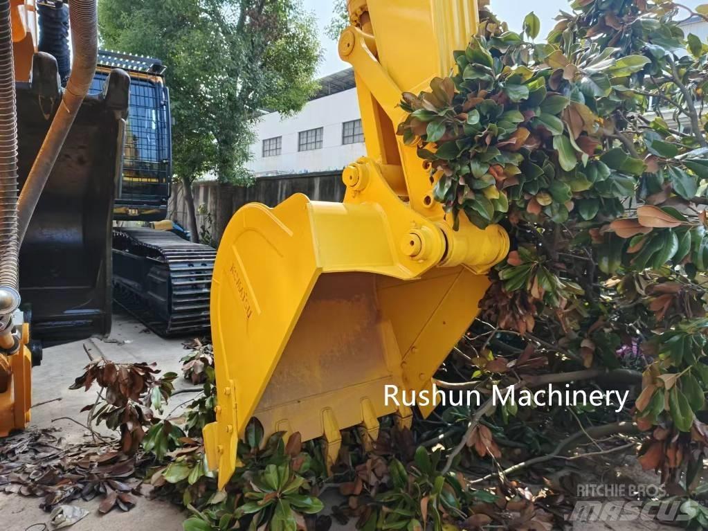 Komatsu PC 220-8 حفارات زحافة