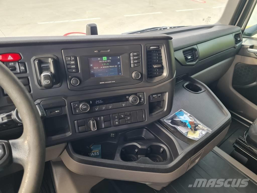 Scania R450 وحدات الجر