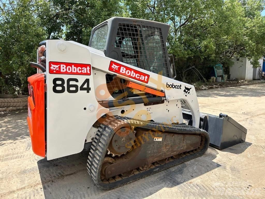 Bobcat 864 لوادر انزلاقية التوجيه