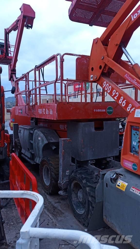 JLG 4394 RT رافعات مقصية الشكل