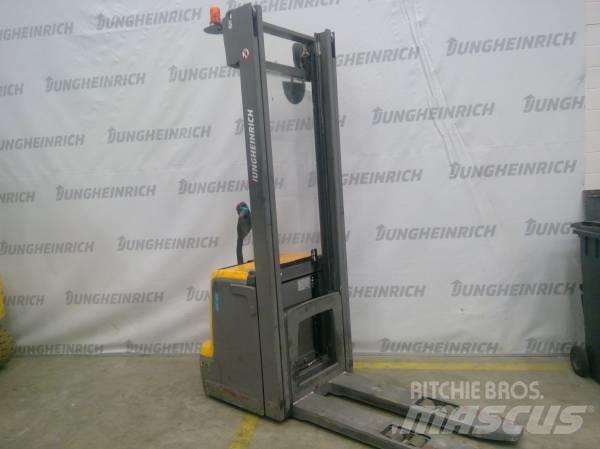 Jungheinrich EJC 220 معدات التكديس الجوالة