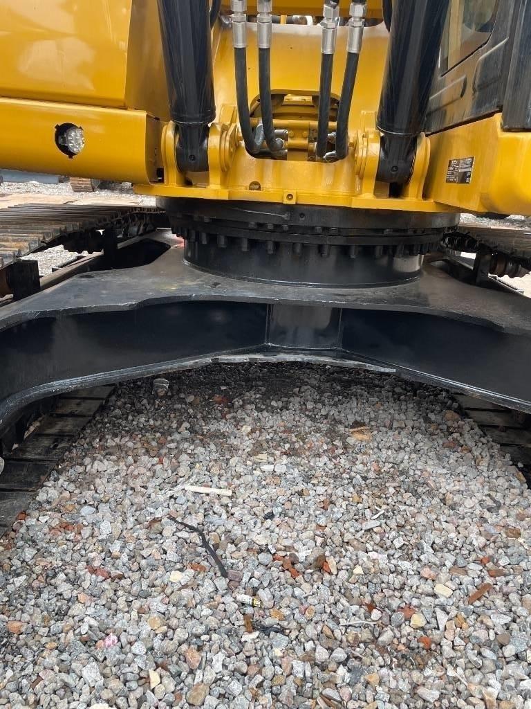 CAT 323GX حفارات وسط 7 طن - 12 طن
