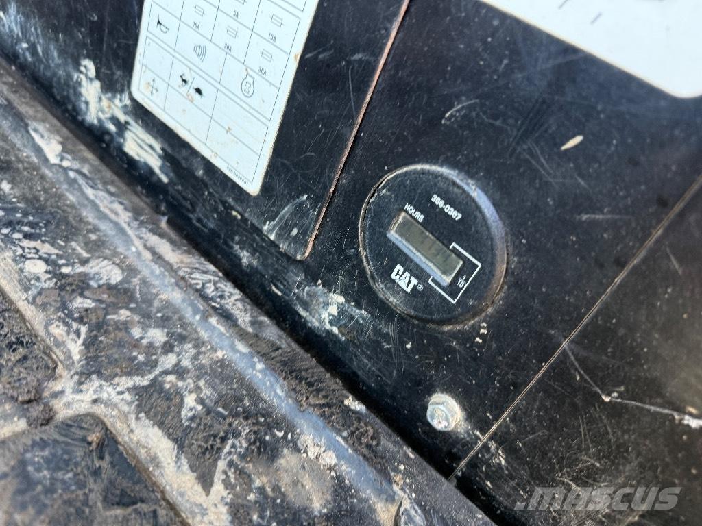 CAT 308 E 2 CR حفارات وسط 7 طن - 12 طن