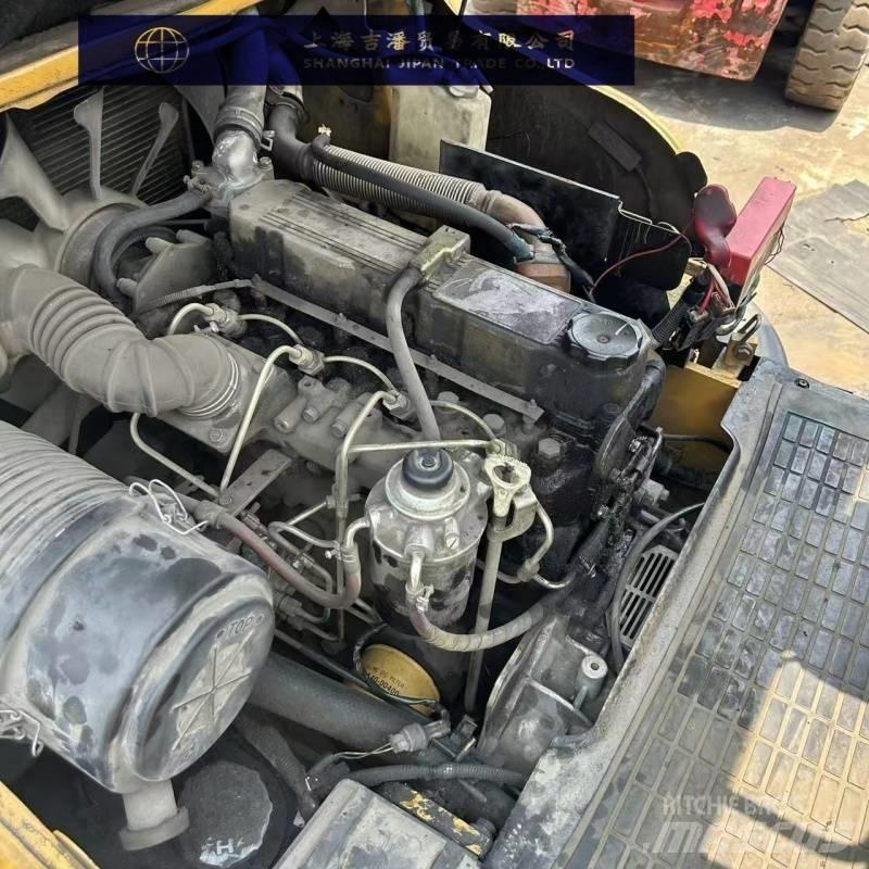 CAT 30 شاحنات الديزل