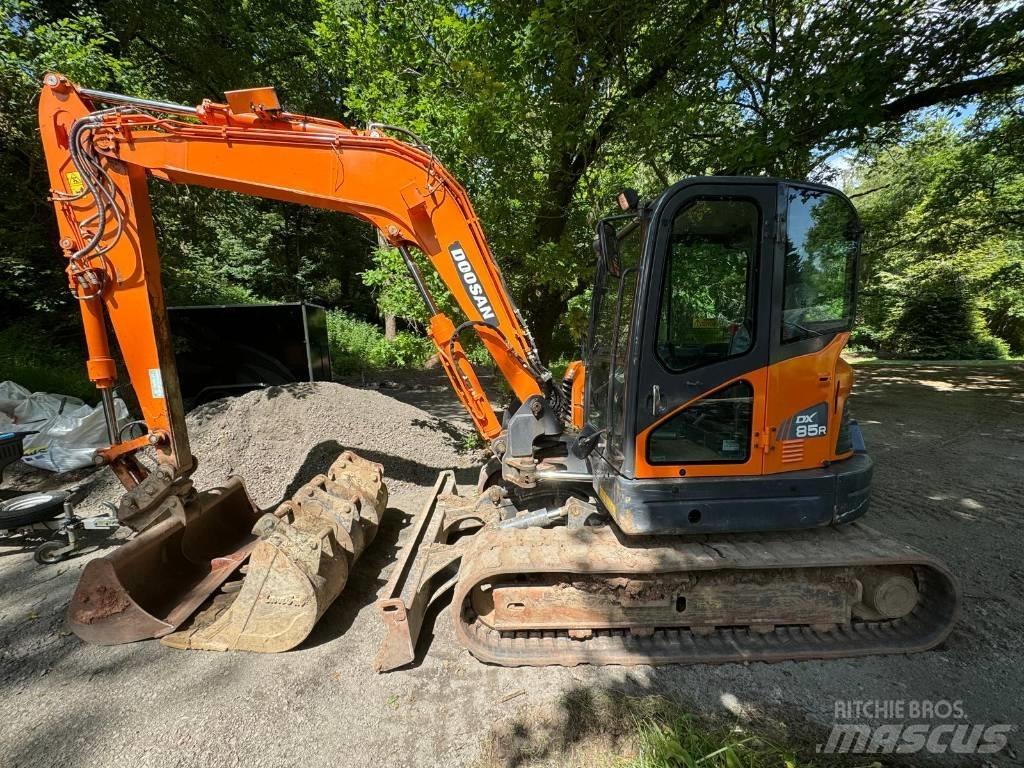 Doosan DX 85 R-3 حفارات وسط 7 طن - 12 طن