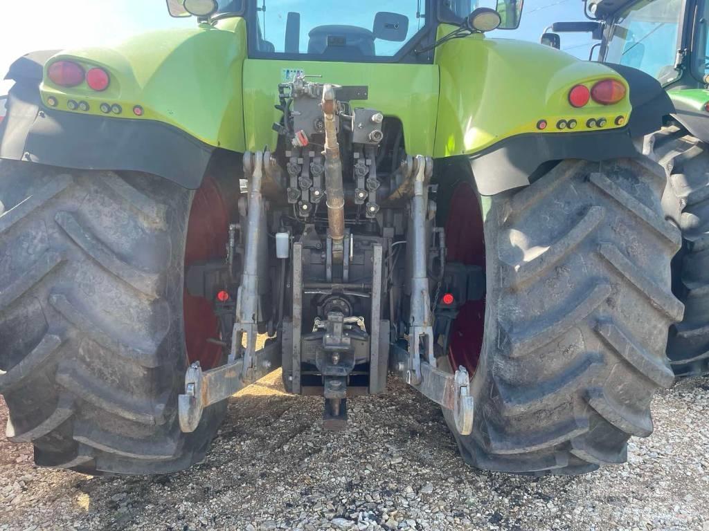 CLAAS Axion 840 الجرارات