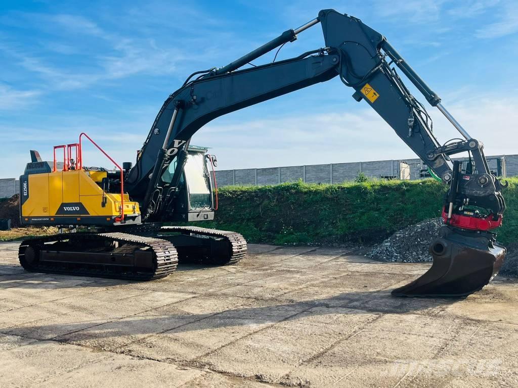 Volvo EC 250 EL حفارات زحافة