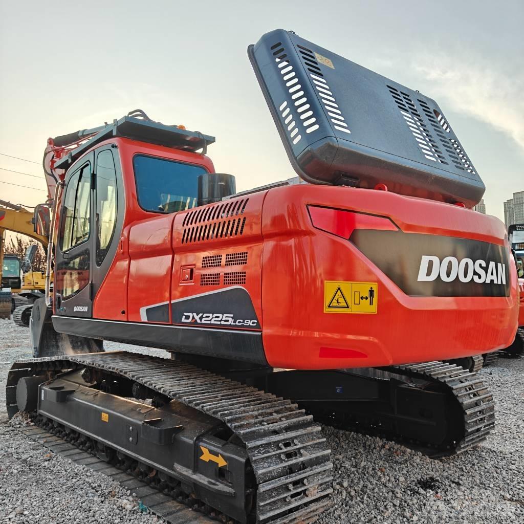Doosan DX225LC-9C حفارات زحافة