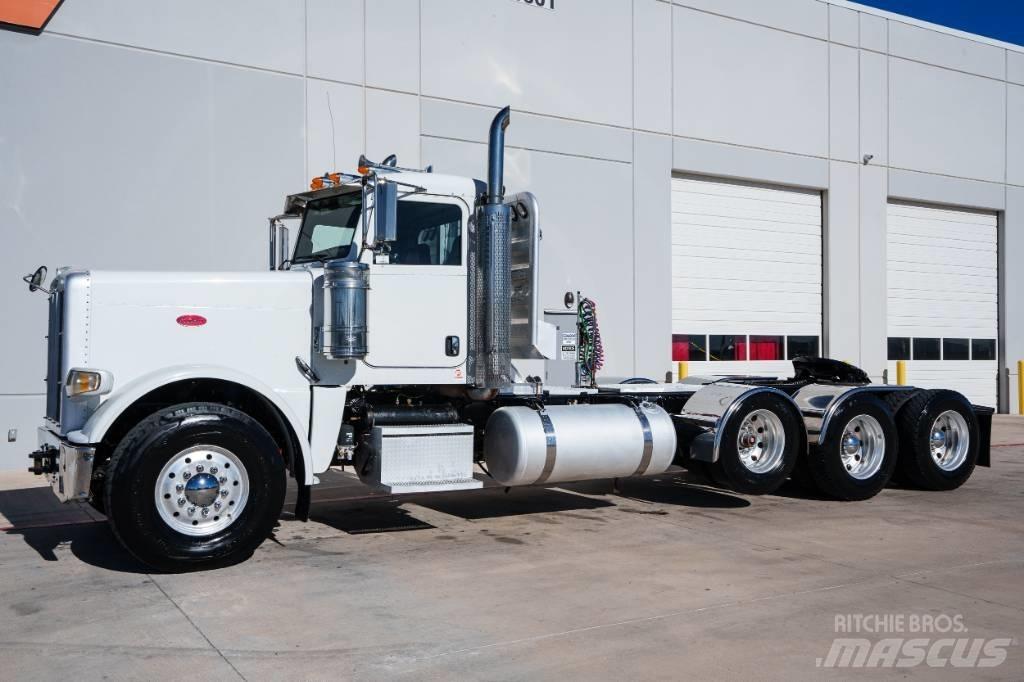 Peterbilt 388 وحدات الجر