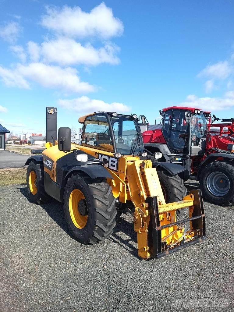 JCB 531-70 معدات مناولة لأغراض الزراعة