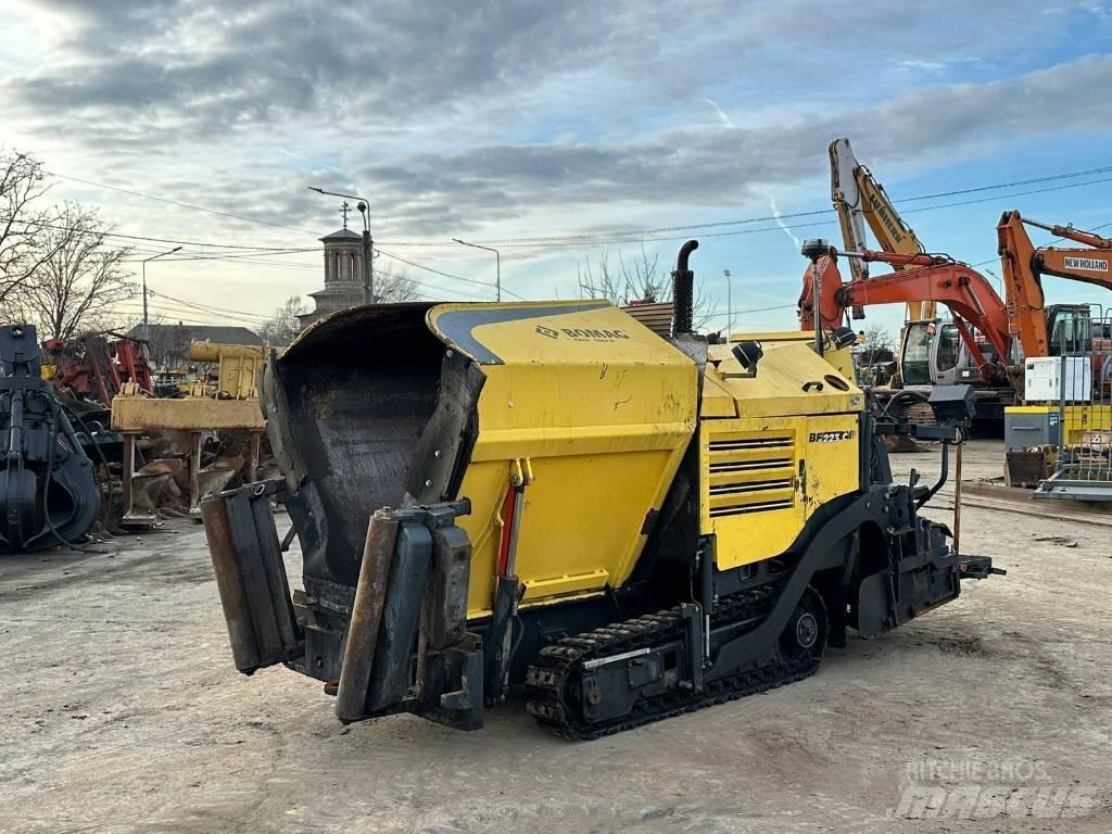 Bomag BF 223 C معدات السفلتة