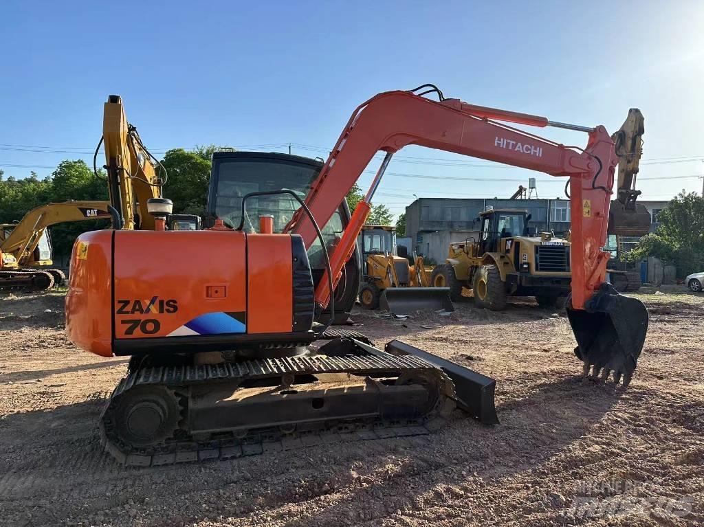 Hitachi ZX 70 حفارات وسط 7 طن - 12 طن