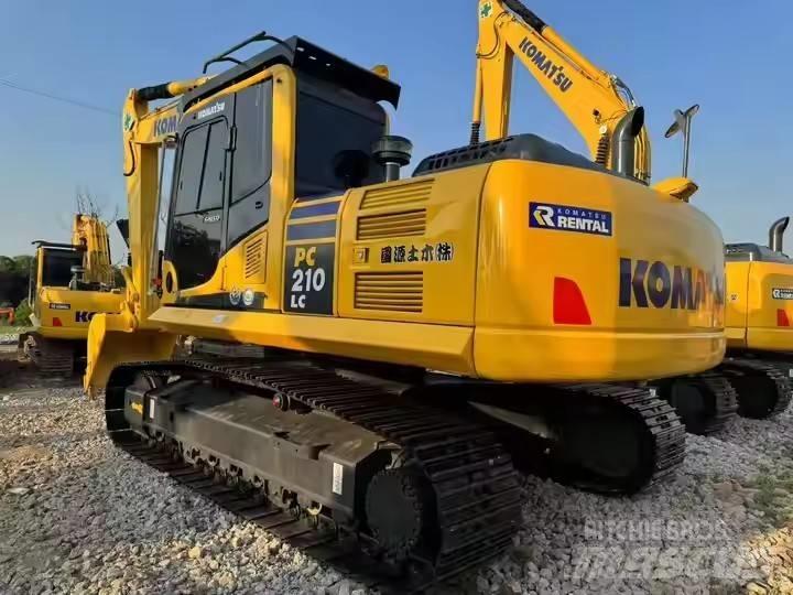 Komatsu PC 210 LC حفارات زحافة