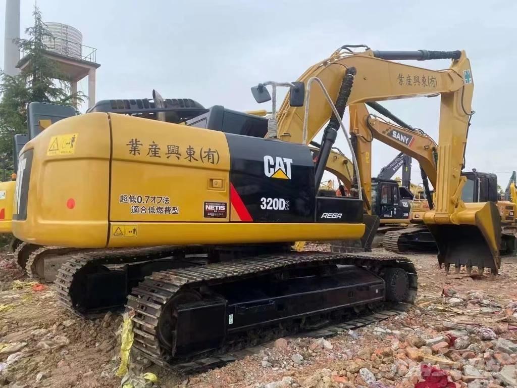 CAT 320d حفارات زحافة