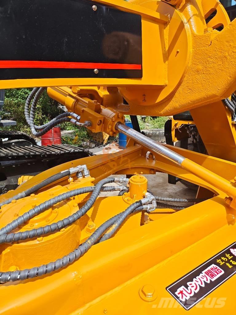 CAT 140 H معدات تمهيد الطرق