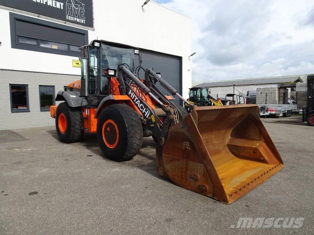 Hitachi ZW150 لوادر بعجل
