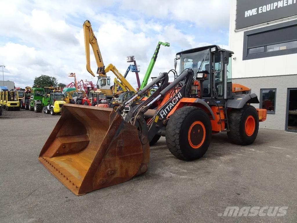 Hitachi ZW150 لوادر بعجل