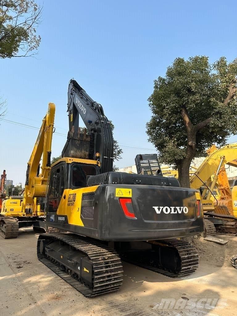 Volvo EC 210 حفارات وسط 7 طن - 12 طن