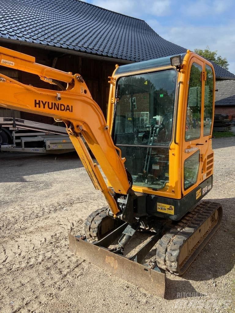 Hyundai R18-9AK حفارات صغيرة أقل من 7 طن (حفارات صغيرة)