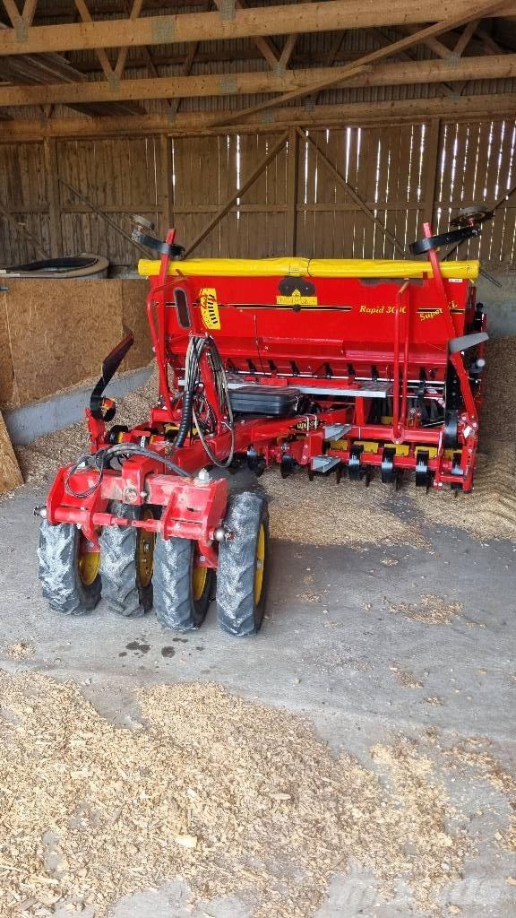 Väderstad Rapid 300C مثاقيب مدمجة