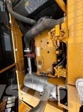 CAT 320 D حفارات زحافة