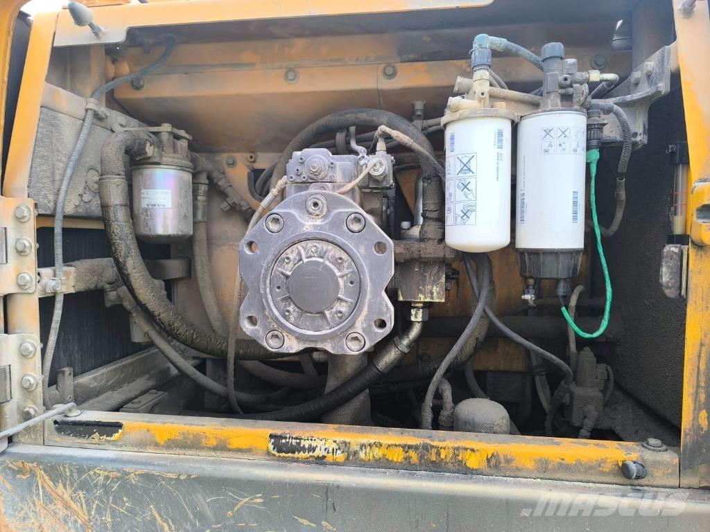 Volvo EC460CL حفارات زحافة