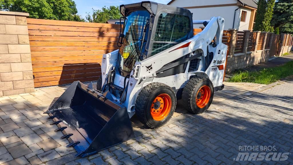 Bobcat S 530 لوادر انزلاقية التوجيه