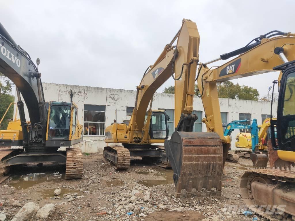 CAT 330C حفارات زحافة