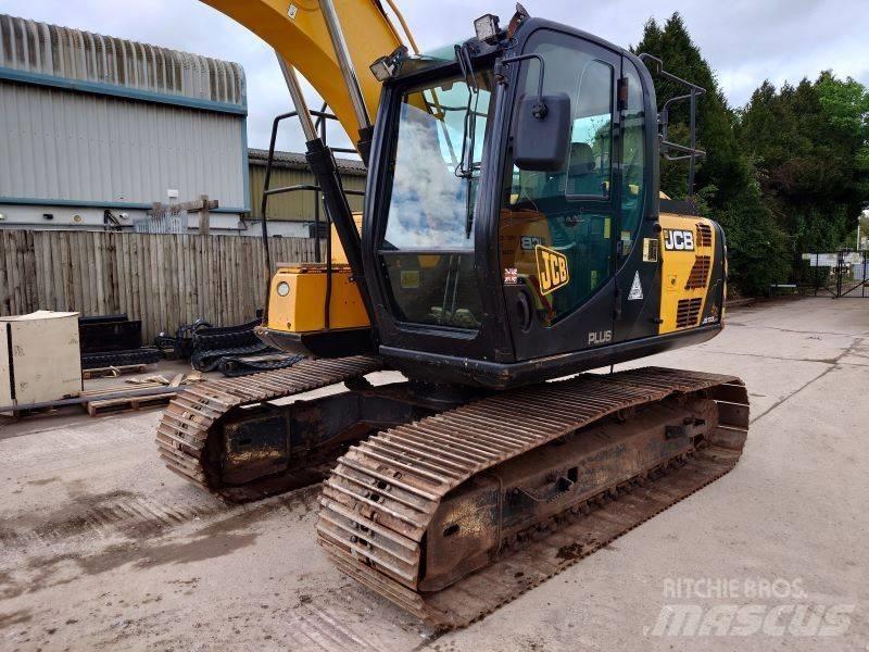 JCB JS 130 LC حفارات زحافة