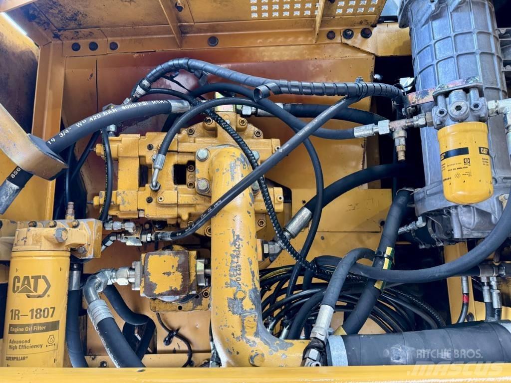 CAT 325 B LN حفارات زحافة