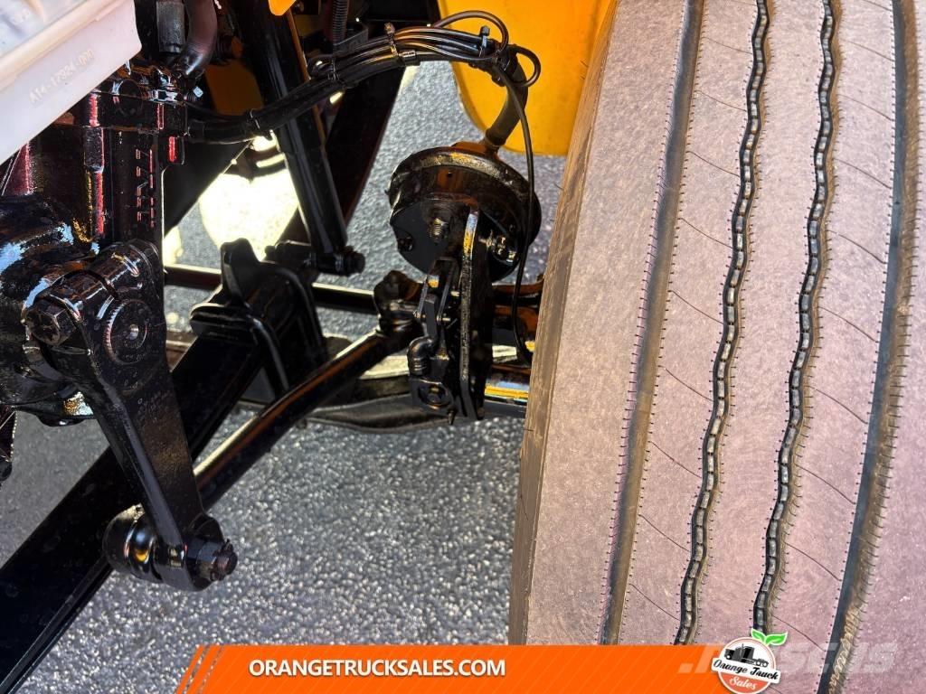 Freightliner M2 شاحنات ذات هيكل صندوقي