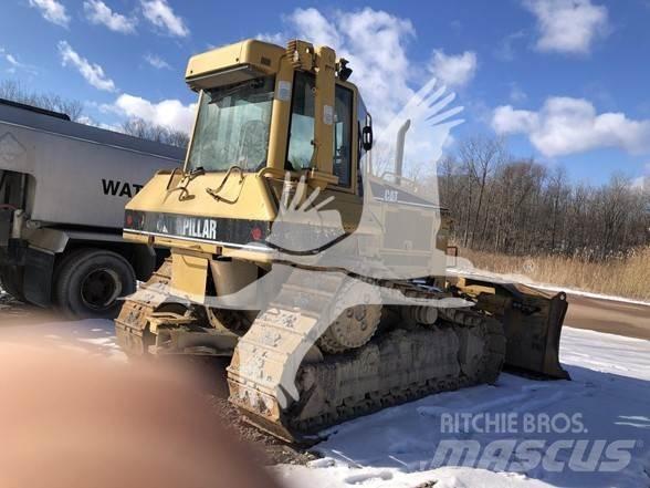 CAT D6N LGP بلدوزرات مجنزرة