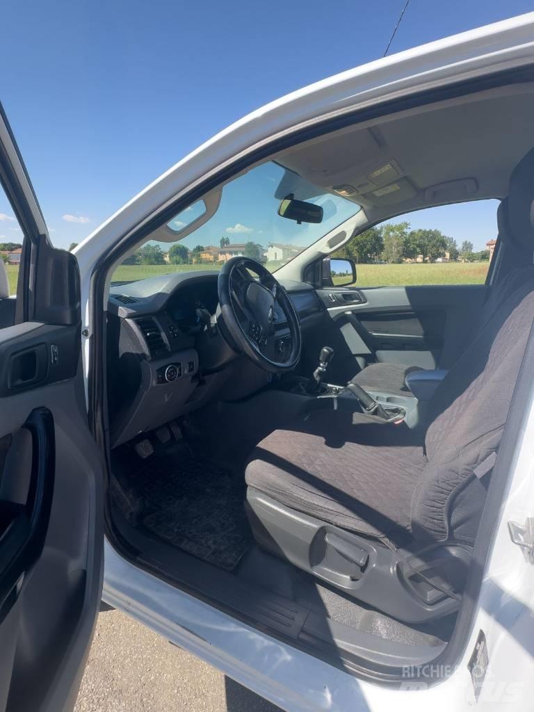 Ford Ranger XL شاحنات خفيفة/مفصلية الجوانب