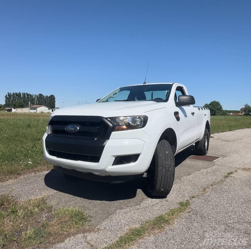 Ford Ranger XL شاحنات خفيفة/مفصلية الجوانب