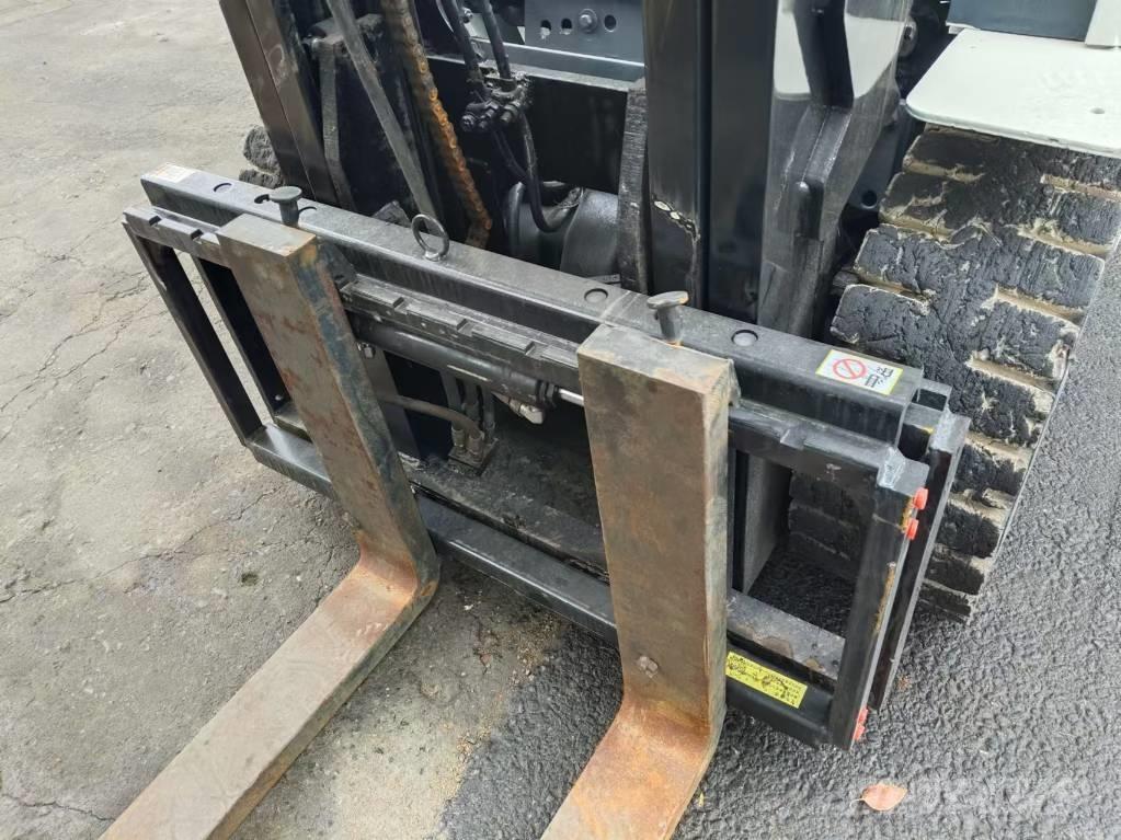 TCM 3t شاحنات الديزل