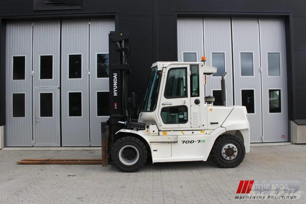 Hyundai 70 D-7 A شاحنات الديزل